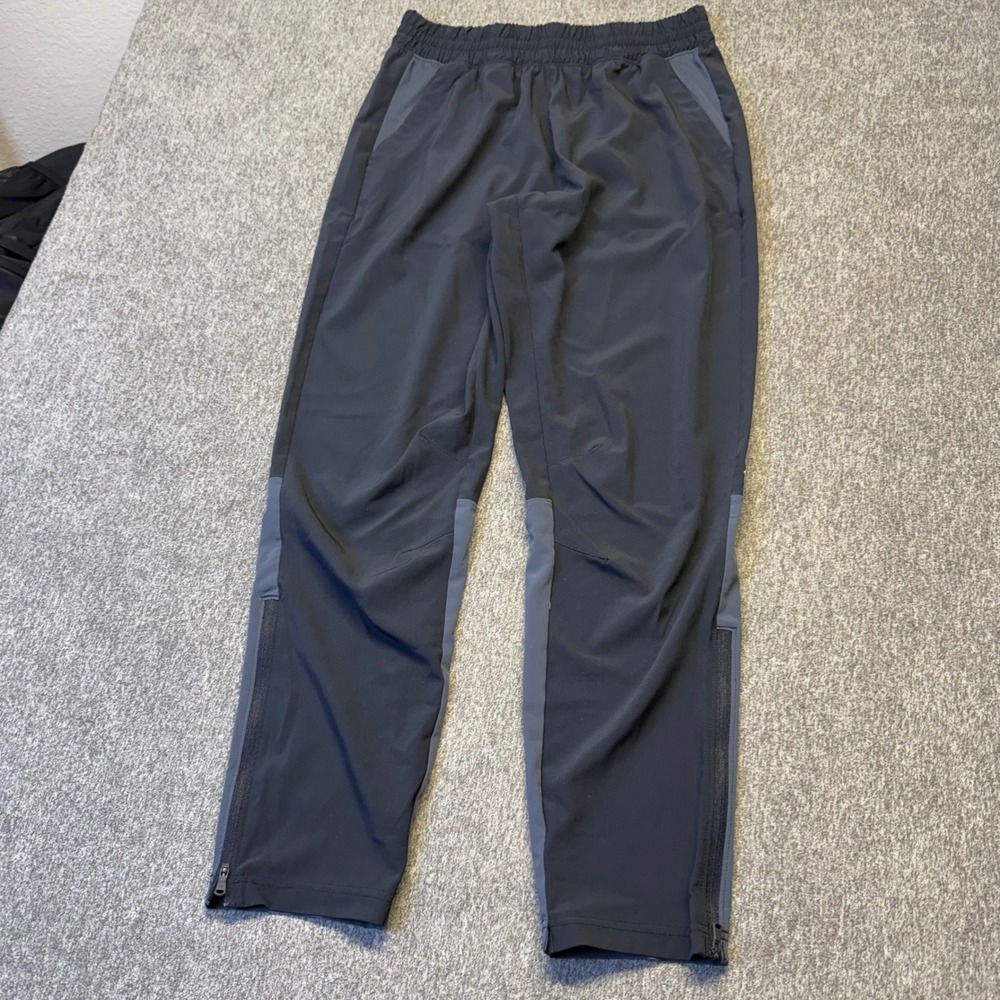 Under Armour UA Squad Warm-Up Pants Mens Medium Black Gray Tapered Zipper Cuff